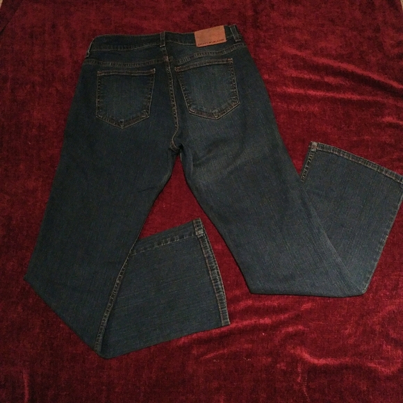 🌻DKNY straight leg mid-rise dark wash jeans - Picture 4 of 6